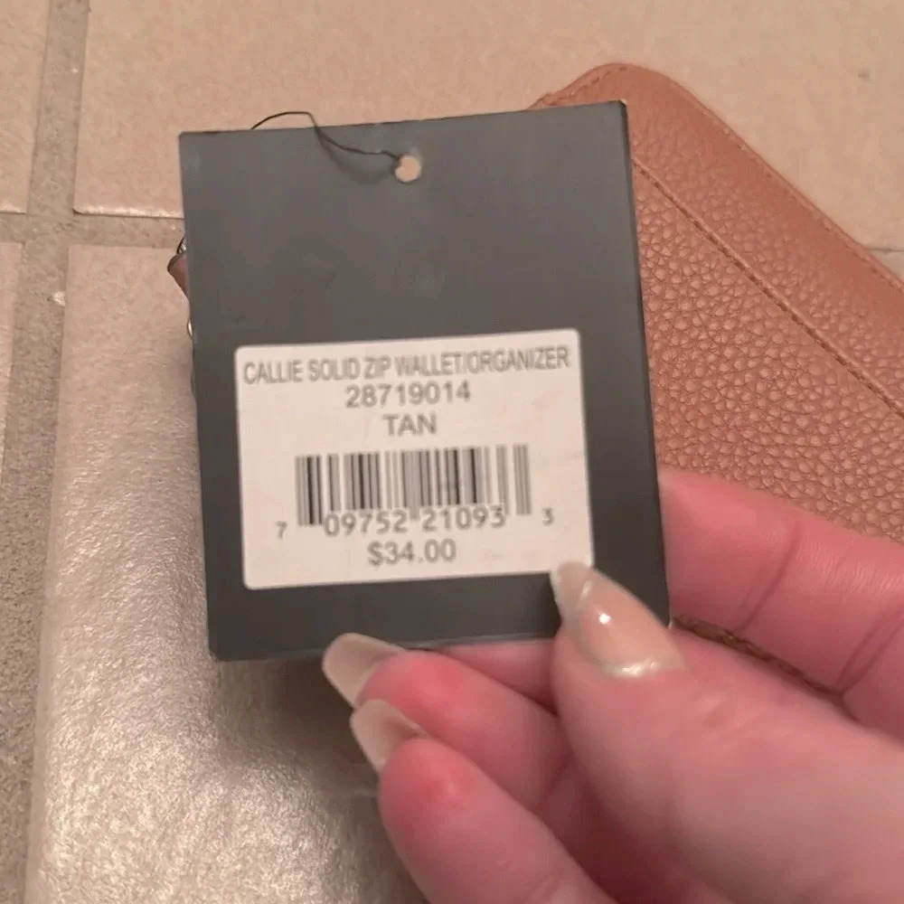 Nanette Lepore Callie Solid Zip Wallet Organizer Tan NWT - Picture 8 of 8